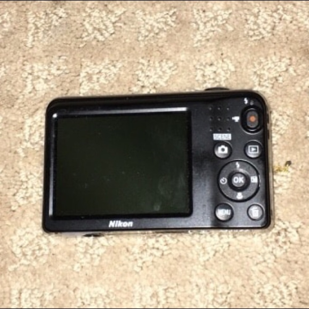 Nikon camera - Picture 2 of 3